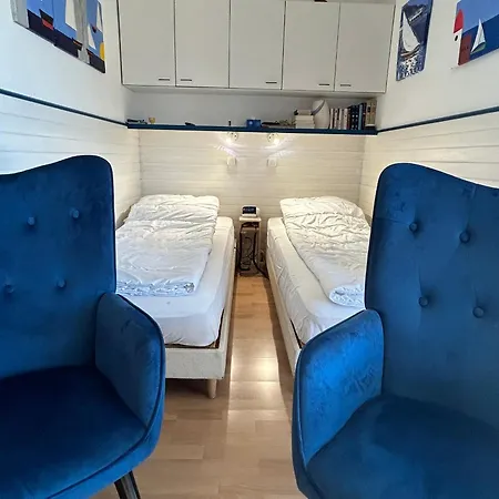Apartment Climatise A 300m De La Avec Parking Et Terrasse - - Fr-1-732-84